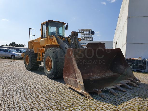 Pá Carregadora Volvo L 180 E · Ano 2004