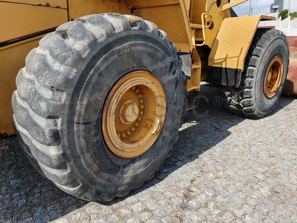 Pá Carregadora Volvo L 180 E · Ano 2004