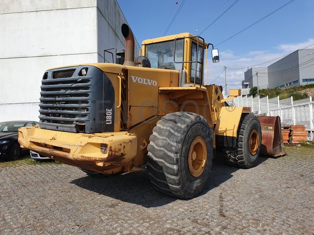 Pá Carregadora Volvo L 180 E · Ano 2004