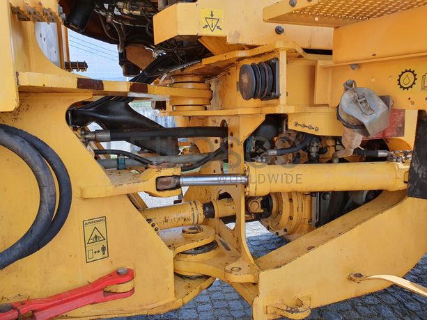 Pá Carregadora Volvo L 180 E · Ano 2004