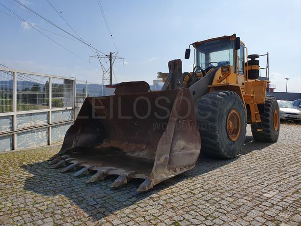 Pá Carregadora Volvo L 180 E · Ano 2004