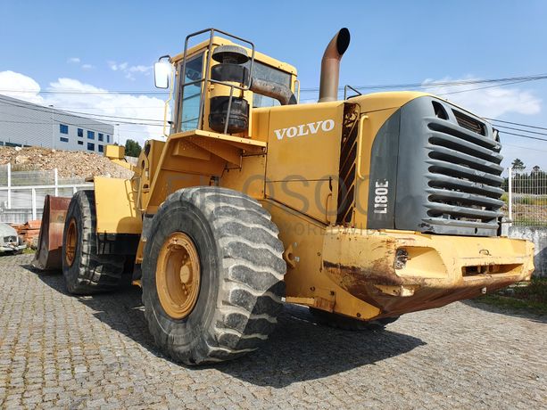 Pá Carregadora Volvo L 180 E · Ano 2004