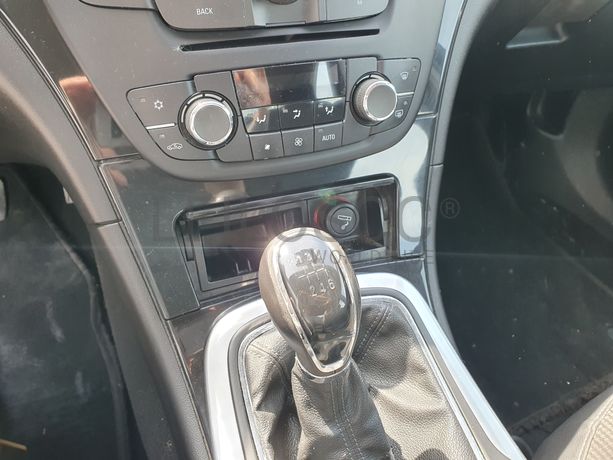 Opel Insígnia 2.0 CDTI · Ano 2010