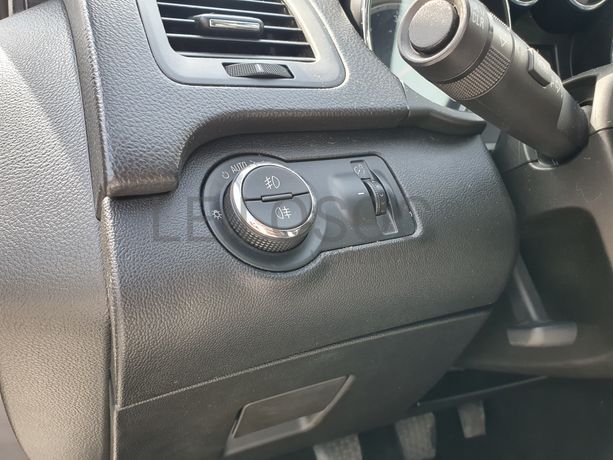 Opel Insígnia 2.0 CDTI · Ano 2010