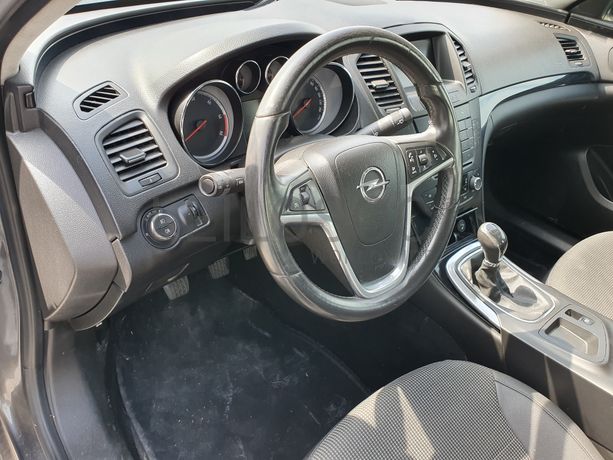 Opel Insígnia 2.0 CDTI · Ano 2010
