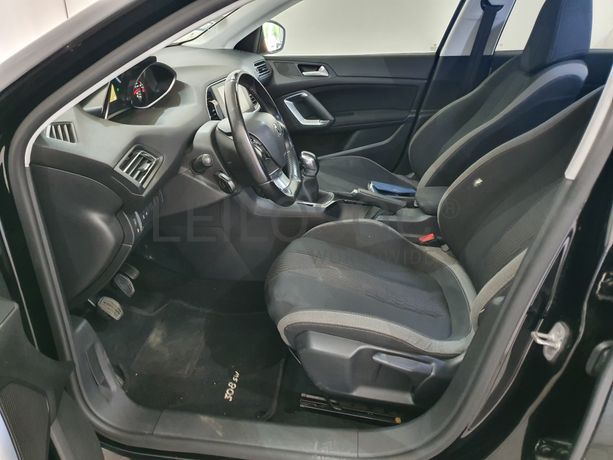 Peugeot 308 1.6 Blue HDI · Ano 2016