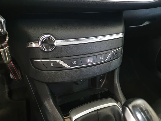 Peugeot 308 1.6 Blue HDI · Ano 2016