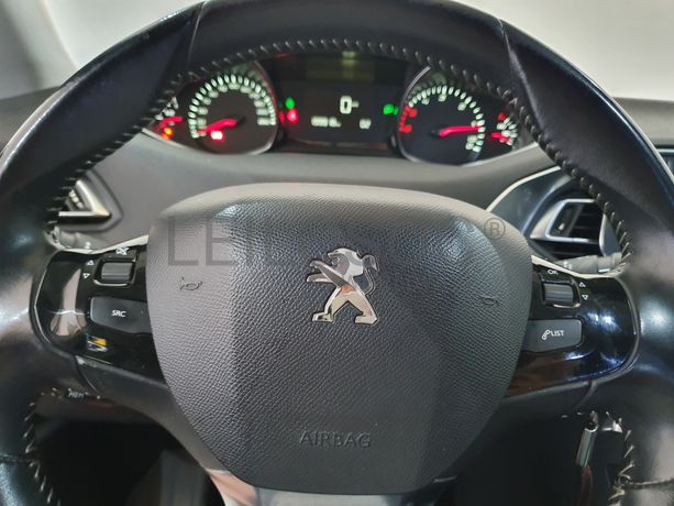 Peugeot 308 1.6 Blue HDI · Ano 2016