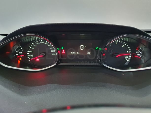 Peugeot 308 1.6 Blue HDI · Ano 2016