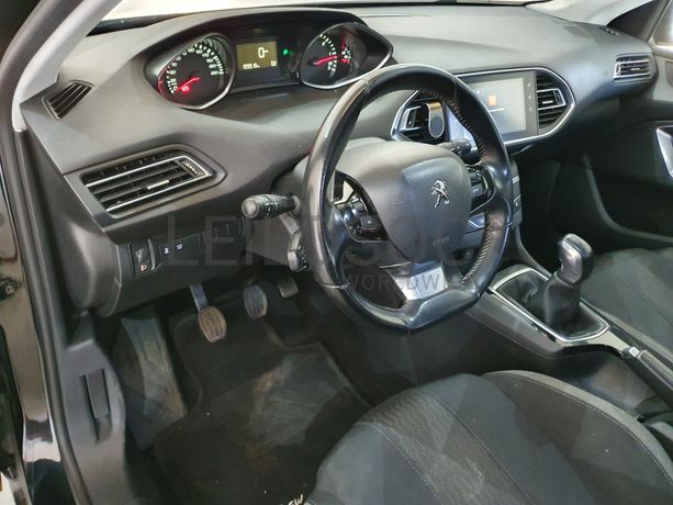 Peugeot 308 1.6 Blue HDI · Ano 2016