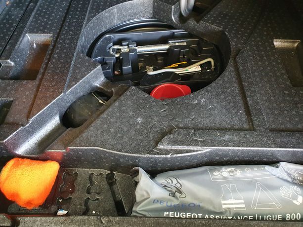 Peugeot 308 1.6 Blue HDI · Ano 2016