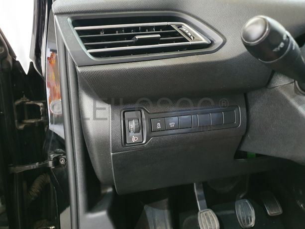 Peugeot 308 1.6 Blue HDI · Ano 2016