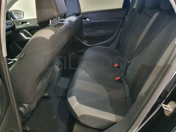 Peugeot 308 1.6 Blue HDI · Ano 2016