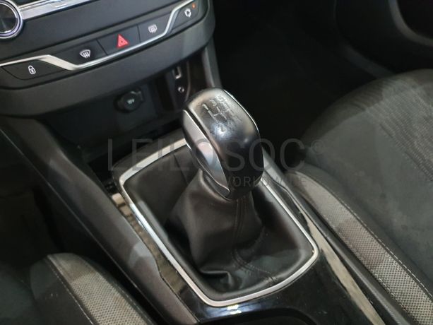 Peugeot 308 1.6 Blue HDI · Ano 2016