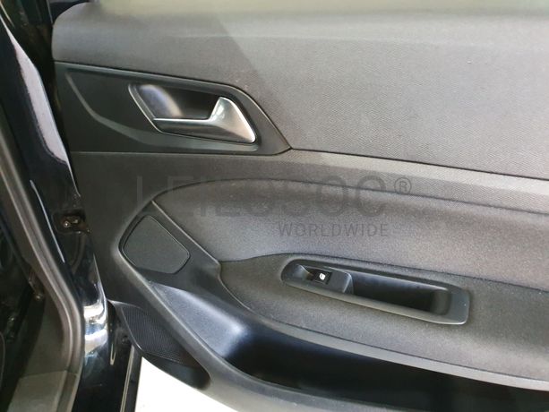 Peugeot 308 1.6 Blue HDI · Ano 2016