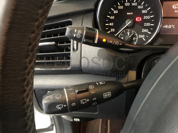 Mercedes-Benz R320 CDI 4-Matic · Ano 2008