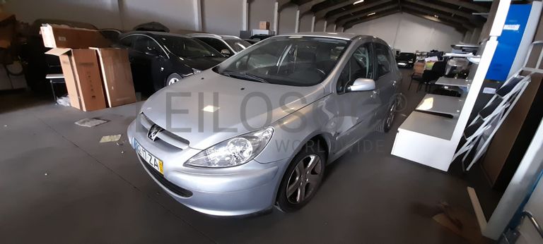 Peugeot 307 · Ano 2004