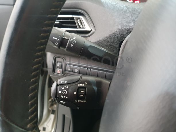 Peugeot 308 SW · Ano 2014