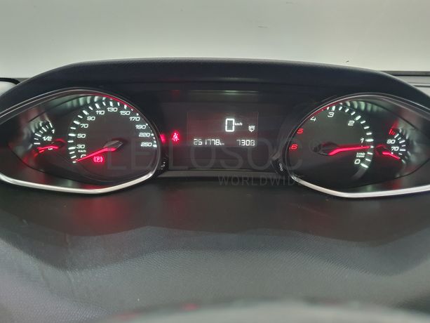 Peugeot 308 SW · Ano 2014