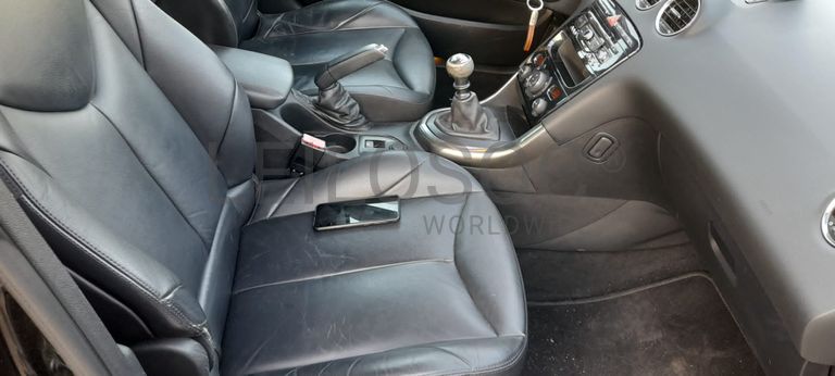 Peugeot 308 1.6 HDI · Ano 2013