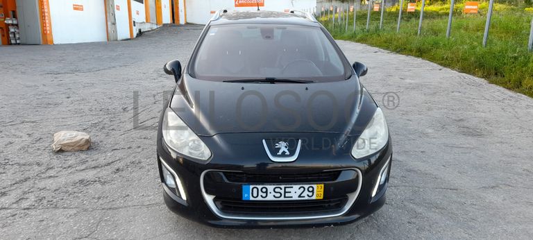 Peugeot 308 1.6 HDI · Ano 2013