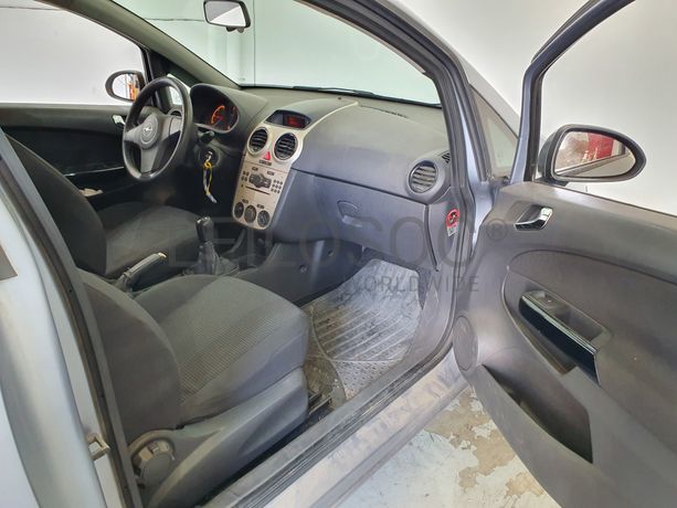 Opel Corsa 1.3 CDTI · Ano 2007