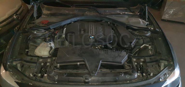 BMW 318D · Ano 2014