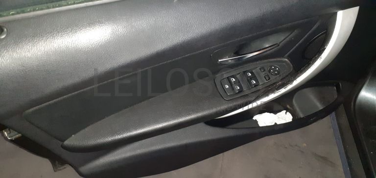 BMW 318D · Ano 2014