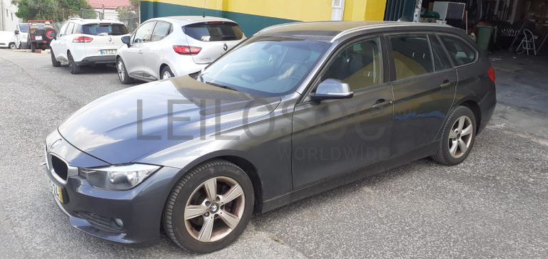 BMW 318D · Ano 2014