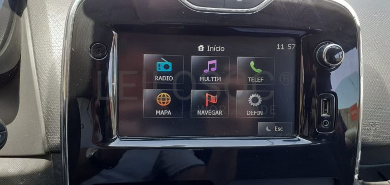 Renault Clio 1.5 DCI · Ano 2014