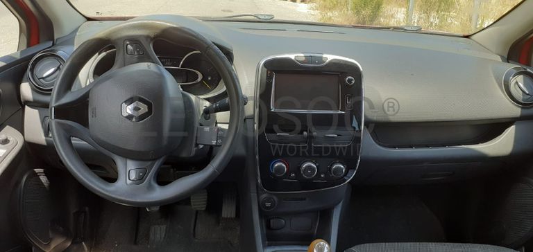 Renault Clio 1.5 DCI · Ano 2014