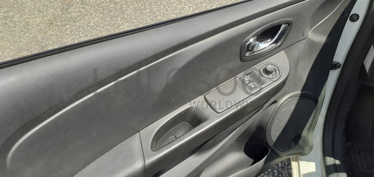 Renault Clio 1.5 DCI · Ano 2014