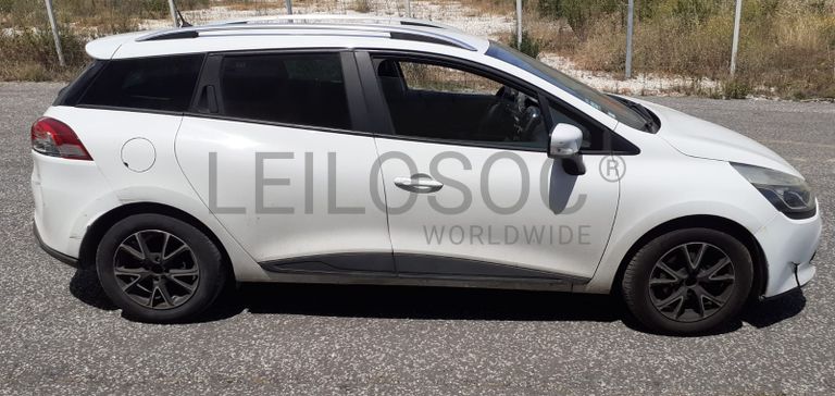 Renault Clio 1.5 DCI · Ano 2014