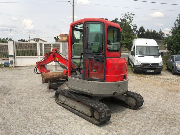 Mini Giratória Bobcat E 35 · Ano 2011