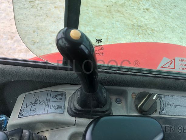 Mini Giratória Bobcat E 35 · Ano 2011