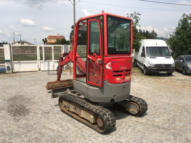 Mini Giratória Volvo ECR 25D · Ano 2014