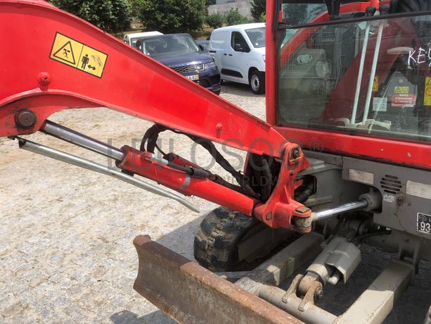 Mini Giratória Volvo ECR 25D · Ano 2014