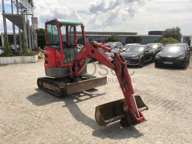 Mini Giratória Volvo ECR 25D · Ano 2014