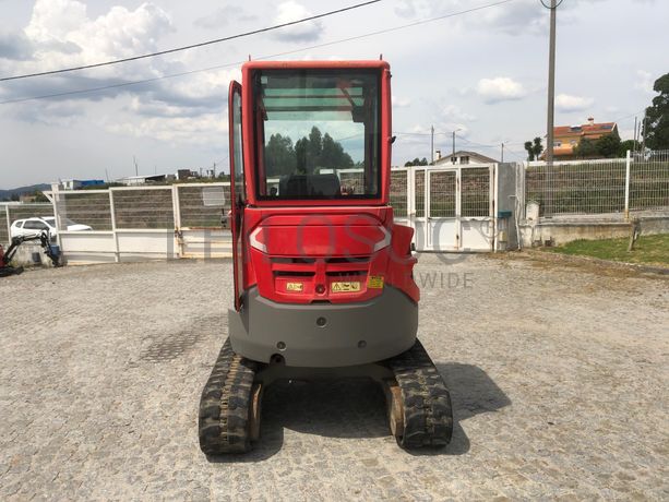 Mini Giratória Volvo ECR 25D · Ano 2014