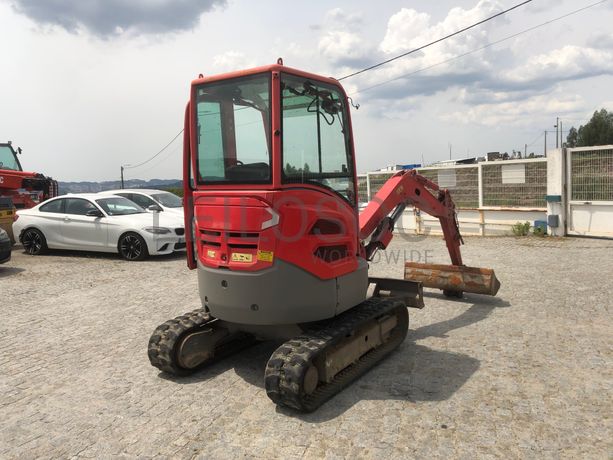 Mini Giratória Volvo ECR 25D · Ano 2014