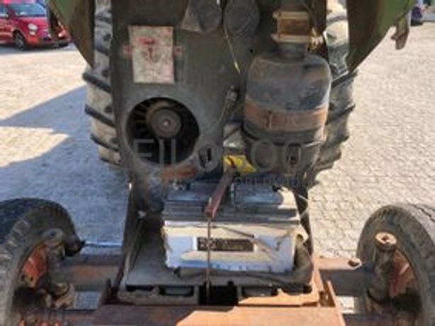 Trator Agrícola Deutz D-6086 · Misturadora Gilioli