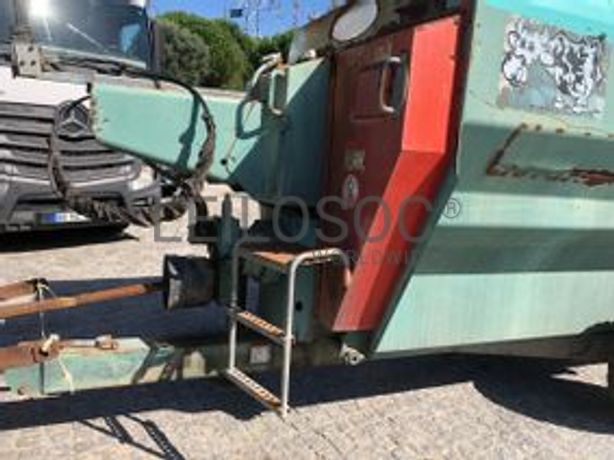 Trator Agrícola Deutz D-6086 · Misturadora Gilioli