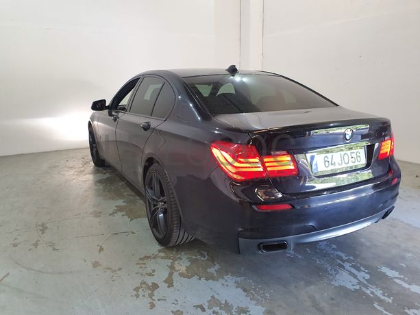 BMW 740D · Ano 2010