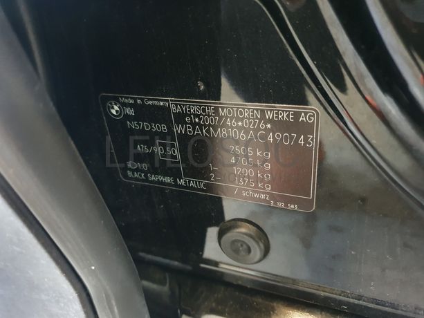 BMW 740D · Ano 2010