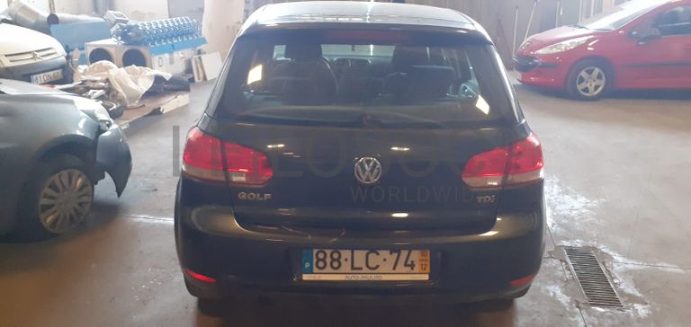 Volkswagen Golf 1.6 TDI · Ano 2010