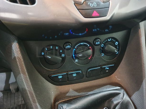 Ford Transit Connect 1.6 TDCI · Ano 2015