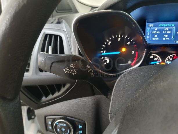 Ford Transit Connect 1.6 TDCI · Ano 2015