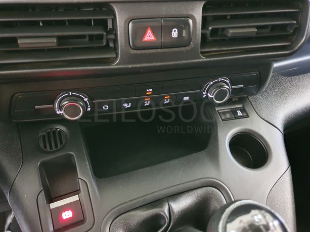 Opel Combo · Ano 2020