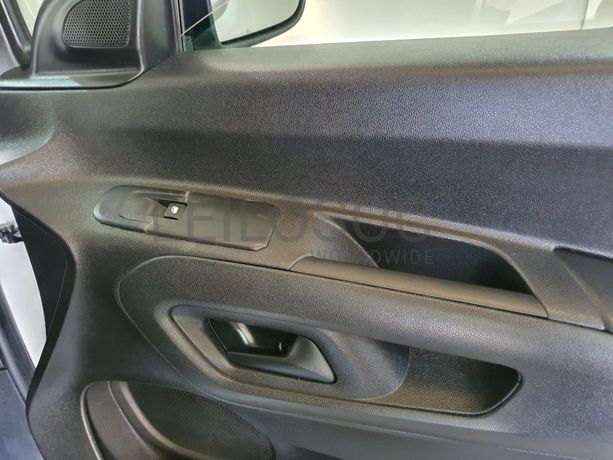 Opel Combo · Ano 2020