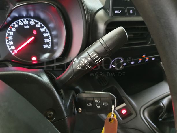 Opel Combo · Ano 2020